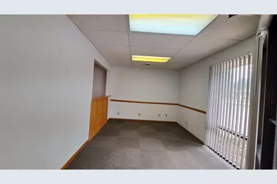 1222 Shooting Park Road, Peru, IL 61354 - Photo 5