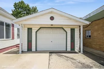 304 Buena Vista Avenue, Pekin, IL 61554 - Photo 3