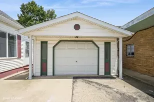 304 Buena Vista Ave, Pekin, IL 61554 - Photo 3