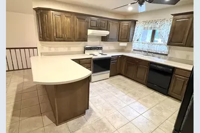 210 Mary Senica Court, Lasalle, IL 61301 - Photo 11