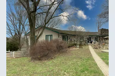 706 E Burnett Road, Island Lake, IL 60042 - Photo 1