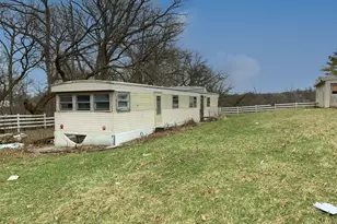 706 E Burnett Rd, Island Lake, IL 60042 - Photo 5