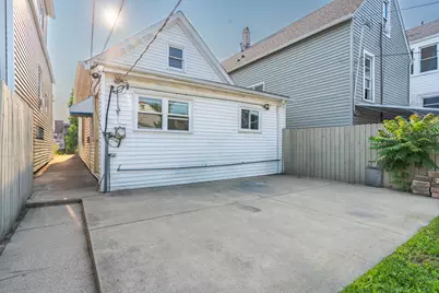 2103 N Long Avenue, Chicago, IL 60639 - Photo 17