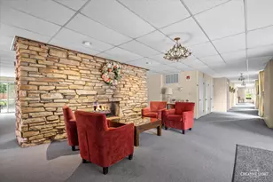 450 W Downer Pl, Aurora, IL 60506 - Photo 15