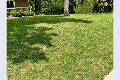 37 E Cambridge Drive, Oak Brook, IL 60523 - Photo 3