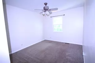 2022 Redwood Dr, Round Lake Beach, IL 60073 - Photo 19