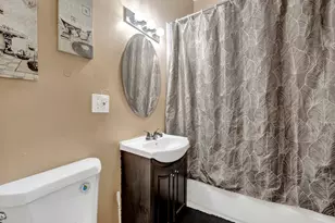 3326 W Crystal St, Chicago, IL 60651 - Photo 5