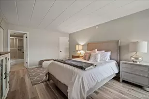 1052 N Mill St, Naperville, IL 60563 - Photo 13