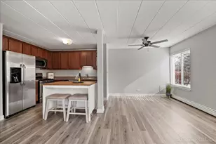 1052 N Mill St, Naperville, IL 60563 - Photo 7