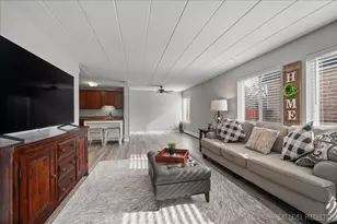 1052 N Mill St, Naperville, IL 60563 - Photo 3