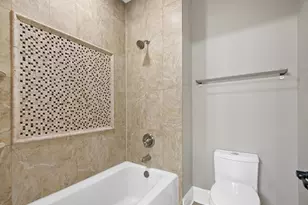 212 Holmes Ave, Clarendon Hills, IL 60514 - Photo 25