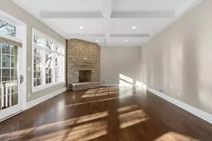 212 Holmes Ave, Clarendon Hills, IL 60514 - Photo 9