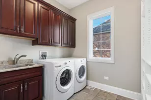 212 Holmes Ave, Clarendon Hills, IL 60514 - Photo 15