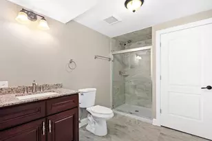 212 Holmes Ave, Clarendon Hills, IL 60514 - Photo 33