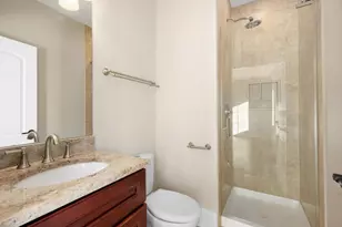 212 Holmes Ave, Clarendon Hills, IL 60514 - Photo 27