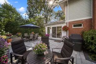 1943 Sunnyside Cir, Northbrook, IL 60062 - Photo 43