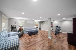 1943 Sunnyside Cir, Northbrook, IL 60062 - Photo 29