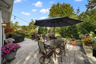 1943 Sunnyside Cir, Northbrook, IL 60062 - Photo 43