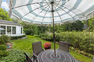 1943 Sunnyside Cir, Northbrook, IL 60062 - Photo 39