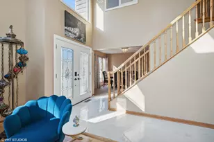 315 Leverette St, Thornton, IL 60476 - Photo 3