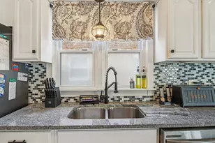 9258 S Albany Ave, Evergreen Park, IL 60805 - Photo 15