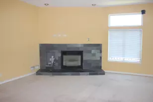 700 N Sparkle Ct, Oswego, IL 60543 - Photo 5