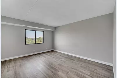 [Address not provided], Wheeling, IL 60090 - Photo 15