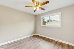 9719 S 81st Ave, Palos Hills, IL 60465 - Photo 13