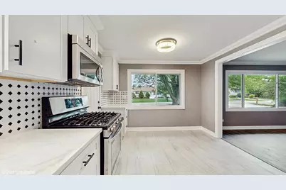 9719 S 81st Avenue, Palos Hills, IL 60465 - Photo 9