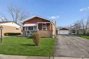 439 N Manchester Dr, Chicago Heights, IL 60411 - Photo 1
