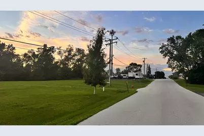 6N160 Garden Avenue, Roselle, IL 60172 - Photo 5