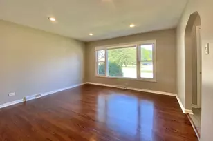 618 E 159th Pl, South Holland, IL 60473 - Photo 3