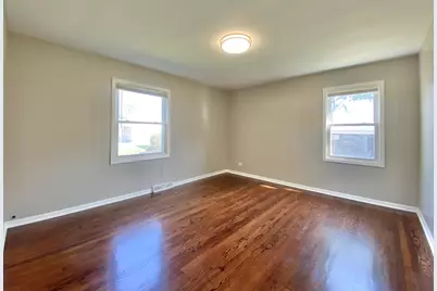 618 E 159th Place, South Holland, IL 60473 - Photo 9