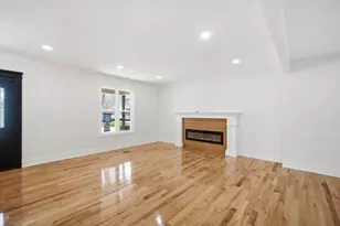 645 E Calhoun St, Woodstock, IL 60098 - Photo 19