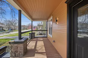 645 E Calhoun St, Woodstock, IL 60098 - Photo 5