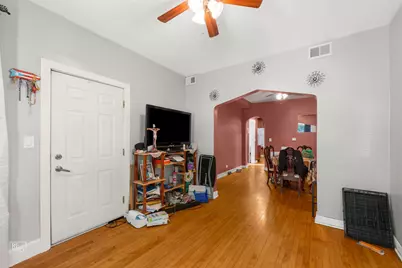 4138 W Potomac Avenue, Chicago, IL 60651 - Photo 5