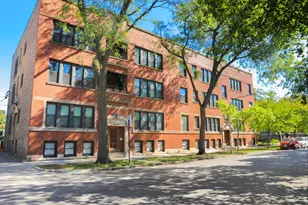 6711 N Lakewood Ave, Chicago, IL 60626 - Photo 1