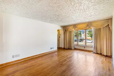 8801 S Clyde Avenue, Chicago, IL 60617 - Photo 3