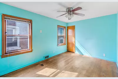 8801 S Clyde Avenue, Chicago, IL 60617 - Photo 11