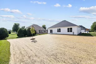 3323 Comstock Ave, Dekalb, IL 60115 - Photo 29