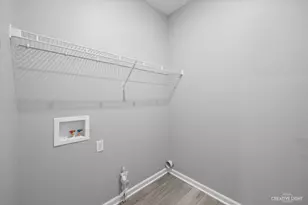 3323 Comstock Ave, Dekalb, IL 60115 - Photo 9