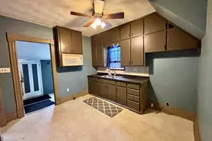 412 W Madison St, Belvidere, IL 61008 - Photo 9