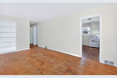 4945 Middaugh Avenue, Downers Grove, IL 60515 - Photo 5