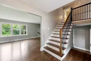 666 Barberry Rd, Highland Park, IL 60035 - Photo 3