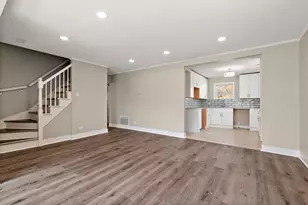 320 Oakwood St, Park Forest, IL 60466 - Photo 5