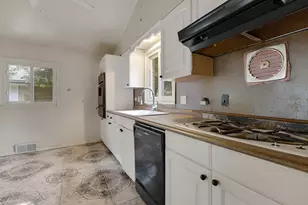 15230 Meadow Ln, Dolton, IL 60419 - Photo 9