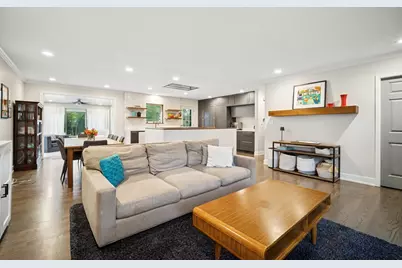 505 Pine Court, Lake Bluff, IL 60044 - Photo 3