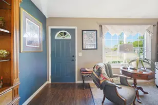 2S631 Angeline Ct, Warrenville, IL 60555 - Photo 5
