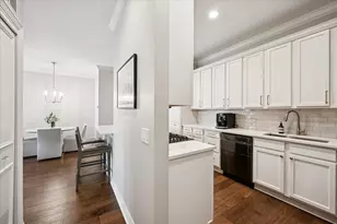 560 W Fulton St, Chicago, IL 60661 - Photo 11