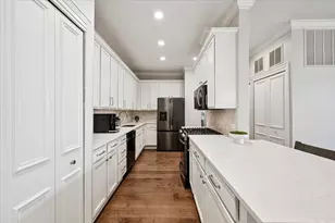 560 W Fulton St, Chicago, IL 60661 - Photo 9